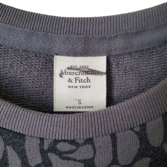Abercrombie & Fitch Rose Print Sweatshirt Pullover Gray Black Floral Crewneck S - Picture 7 of 12
